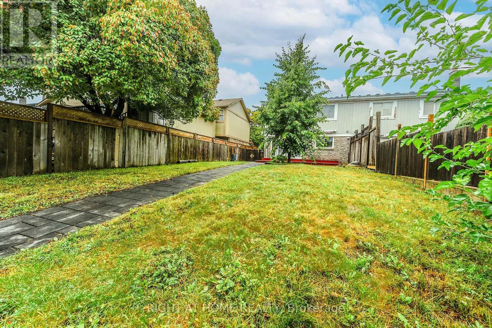 2824 BUCKLEPOST CRESCENT