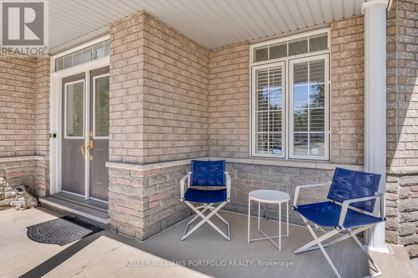 8 VISTA VIEW COURT