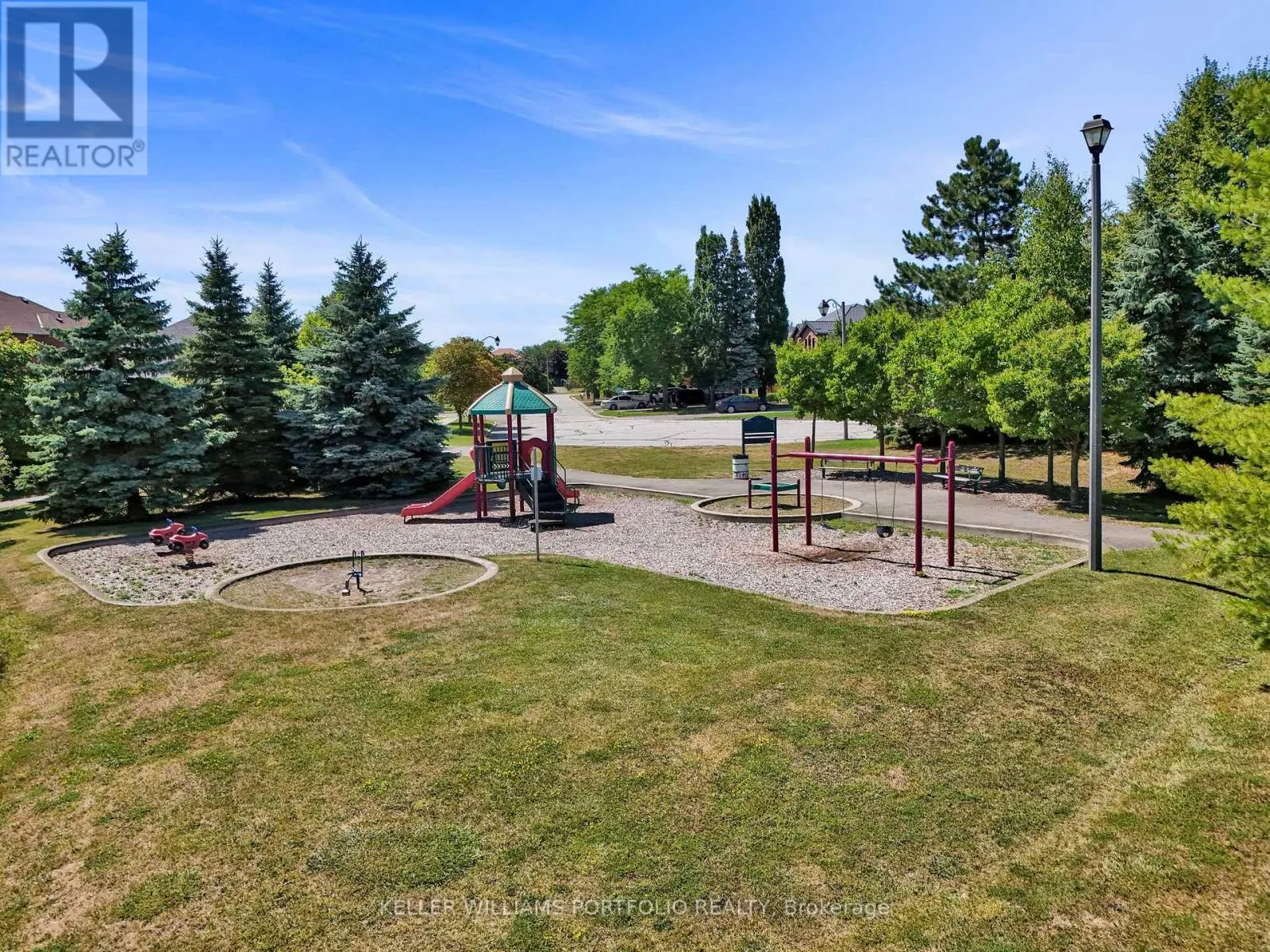 8 VISTA VIEW COURT