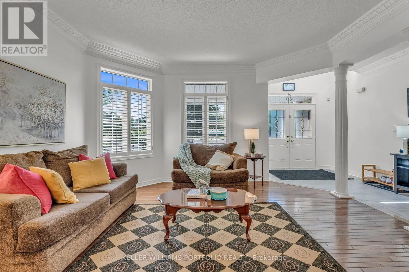 8 VISTA VIEW COURT