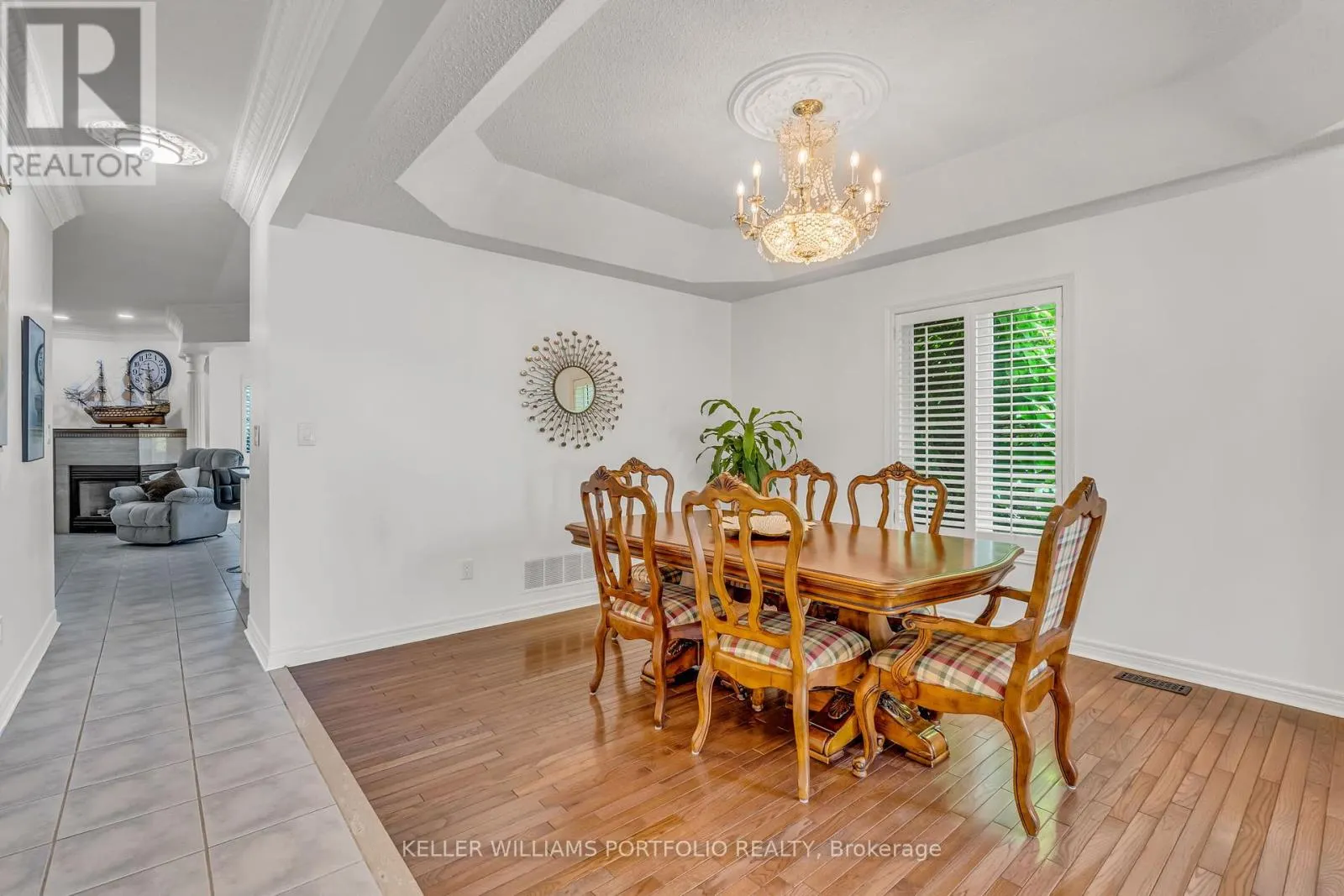 8 VISTA VIEW COURT