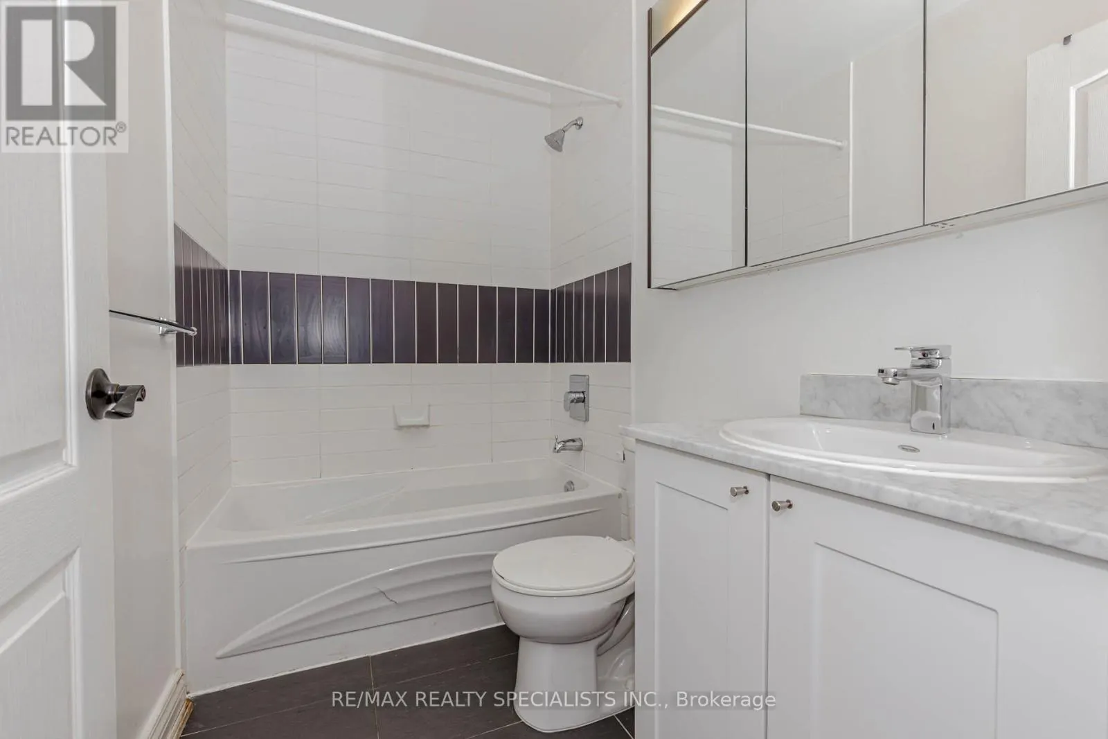3005 - 4065 BRICKSTONE MEWS