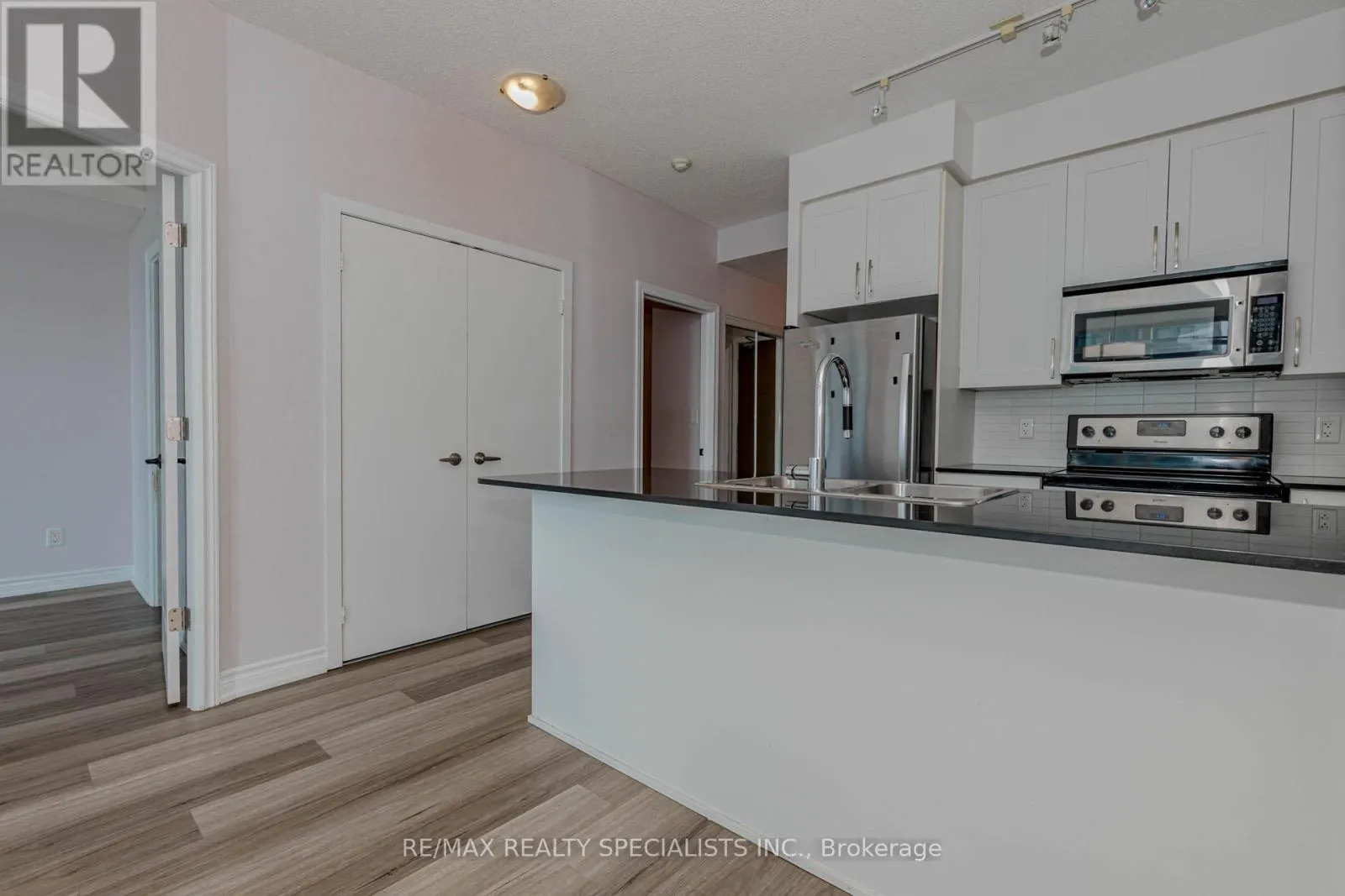 3005 - 4065 BRICKSTONE MEWS