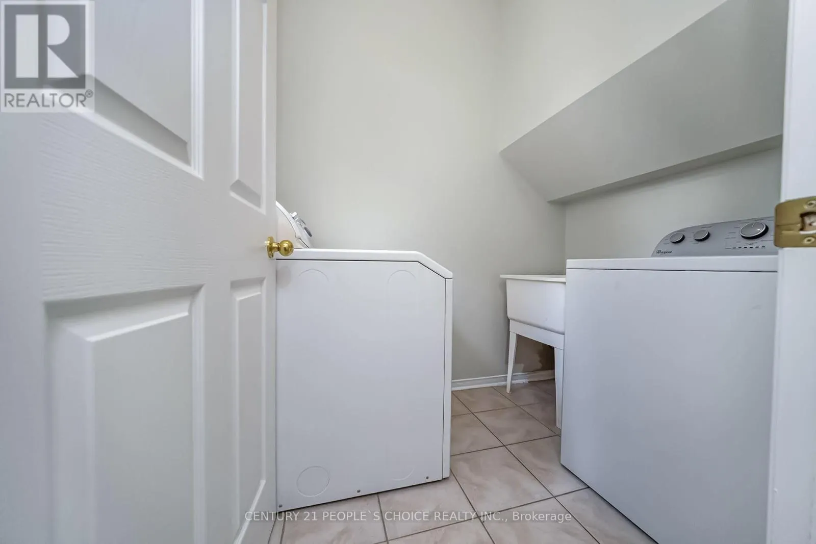 26 CHESTERMERE CRESCENT