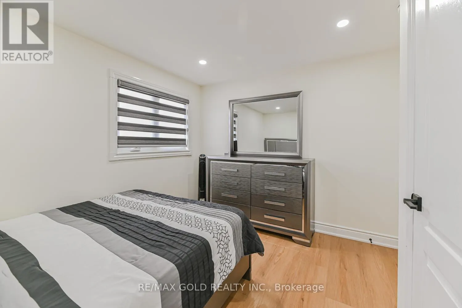 81 DRAKE BOULEVARD