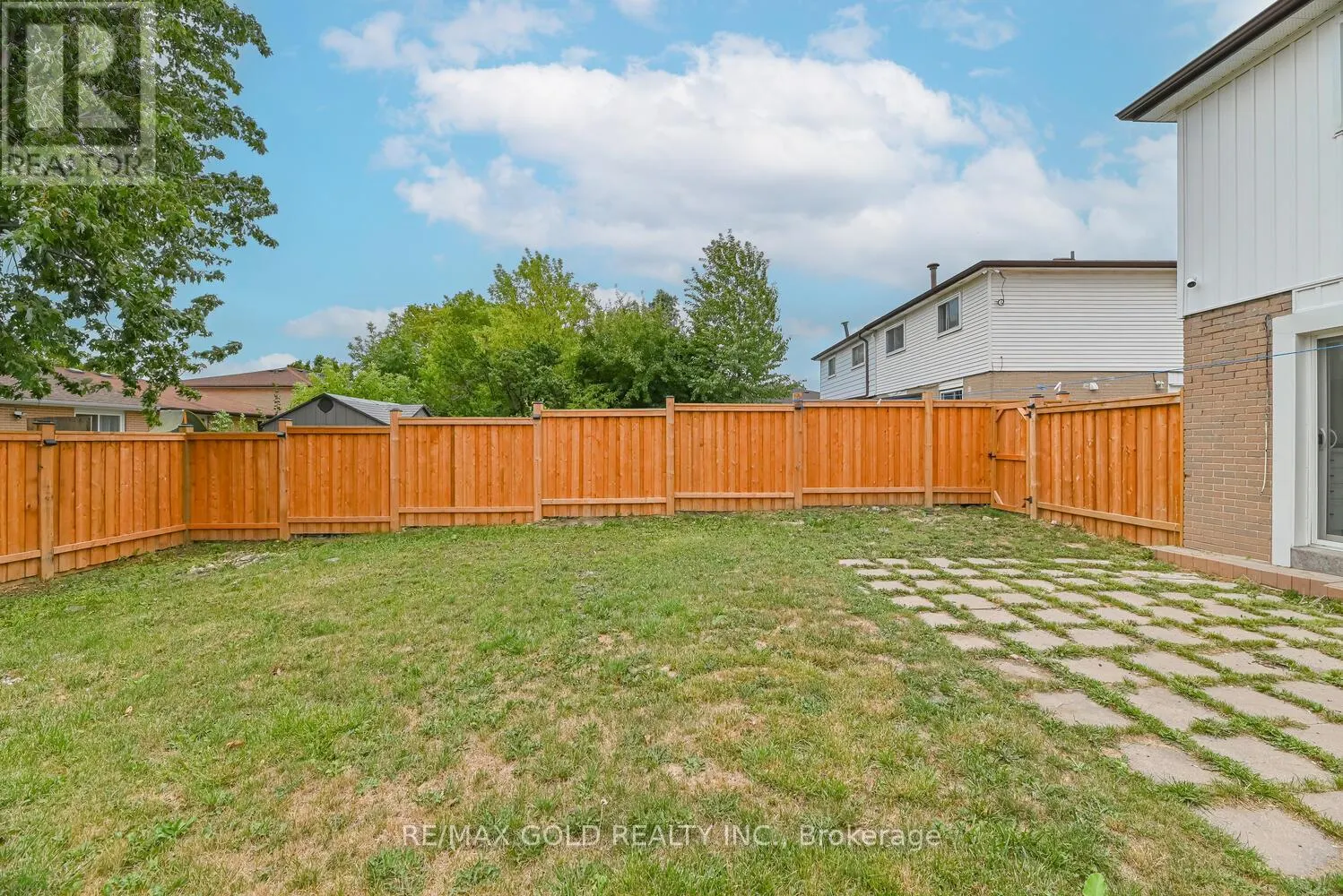 81 DRAKE BOULEVARD