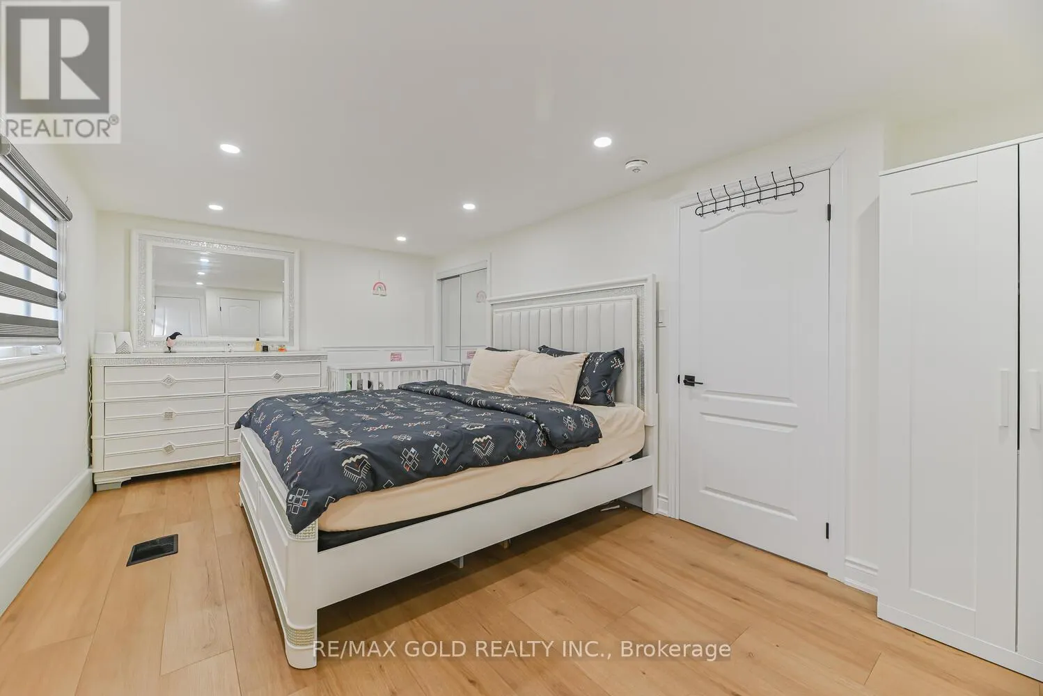 81 DRAKE BOULEVARD