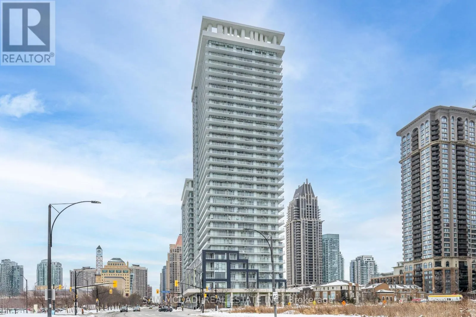 707 - 360 SQUARE ONE DRIVE N