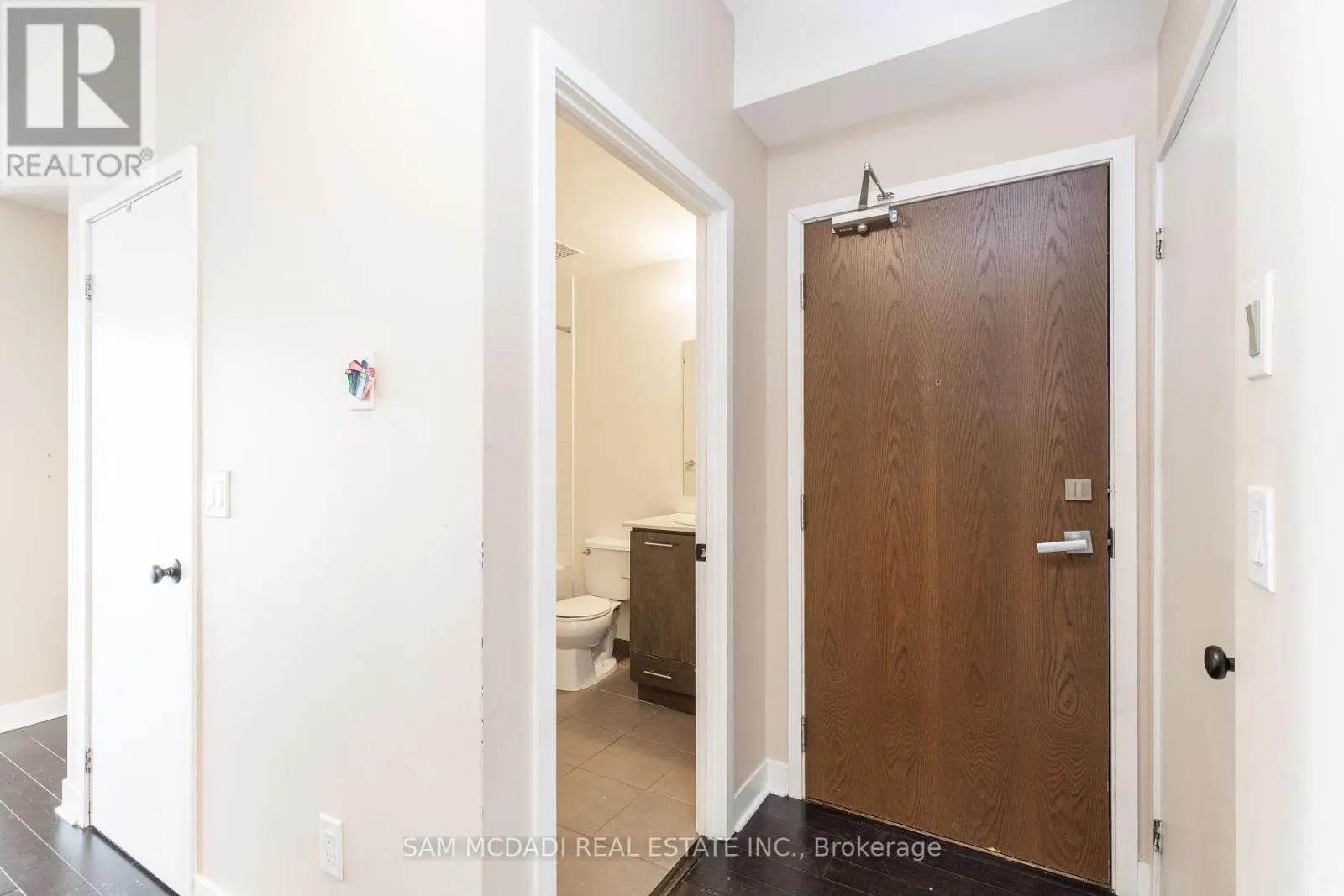 707 - 360 SQUARE ONE DRIVE N