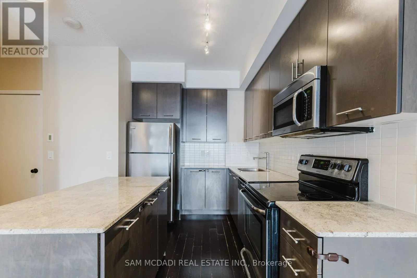 707 - 360 SQUARE ONE DRIVE N