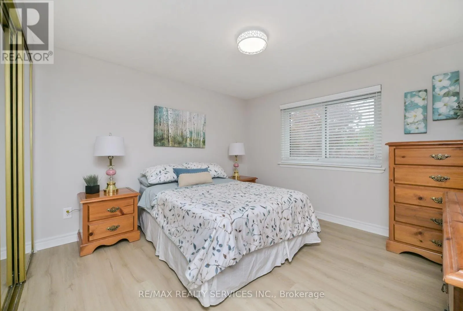 23 GOVERNOR GROVE CRESCENT