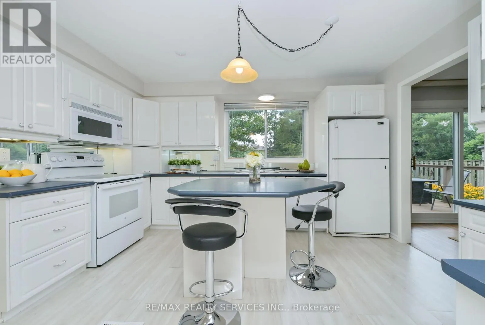 23 GOVERNOR GROVE CRESCENT