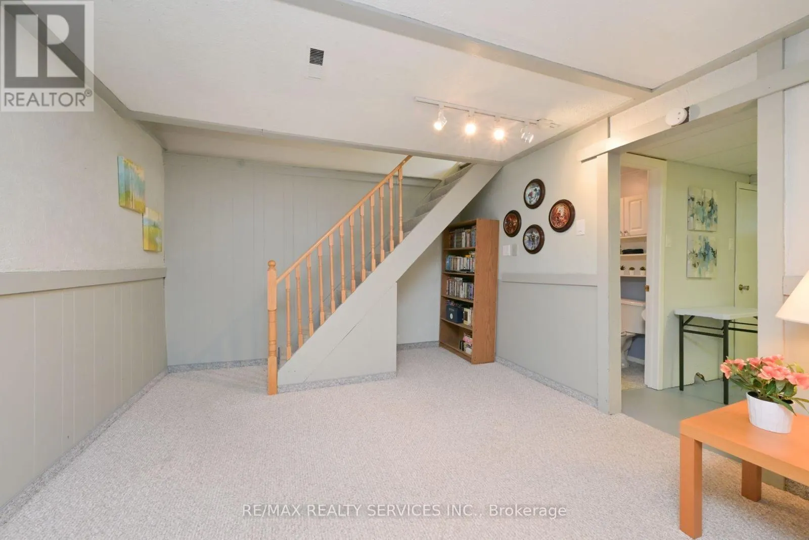 23 GOVERNOR GROVE CRESCENT