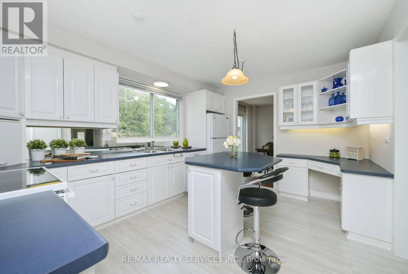 23 GOVERNOR GROVE CRESCENT