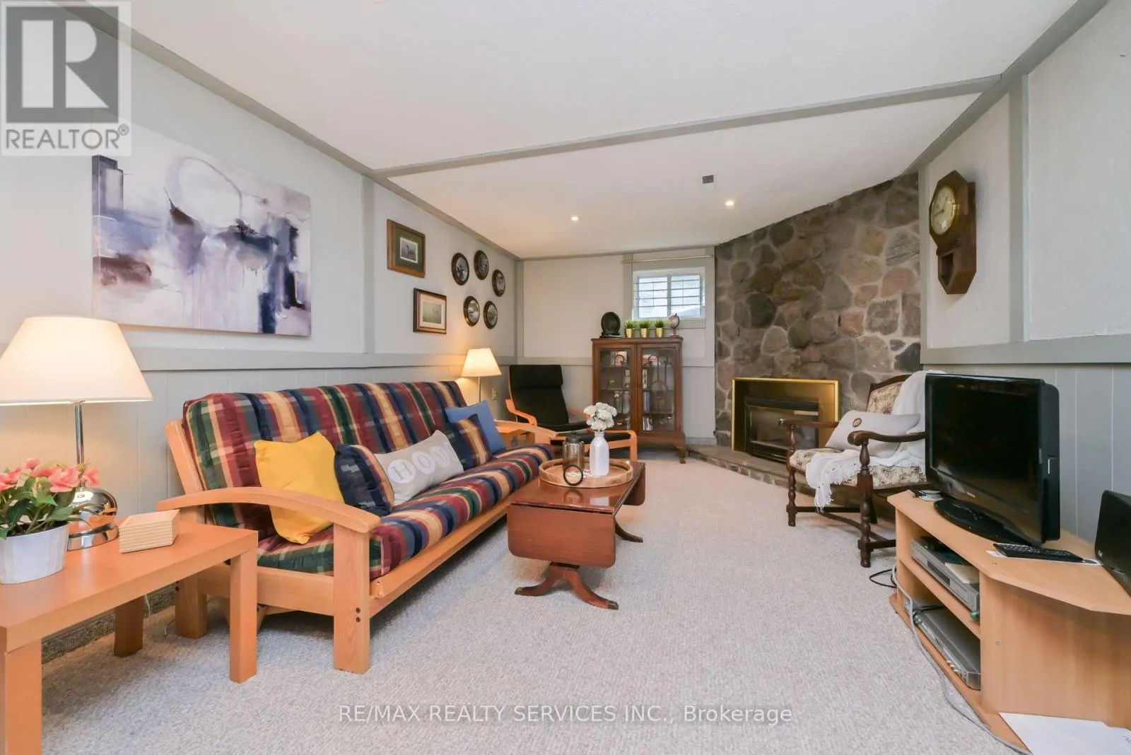23 GOVERNOR GROVE CRESCENT