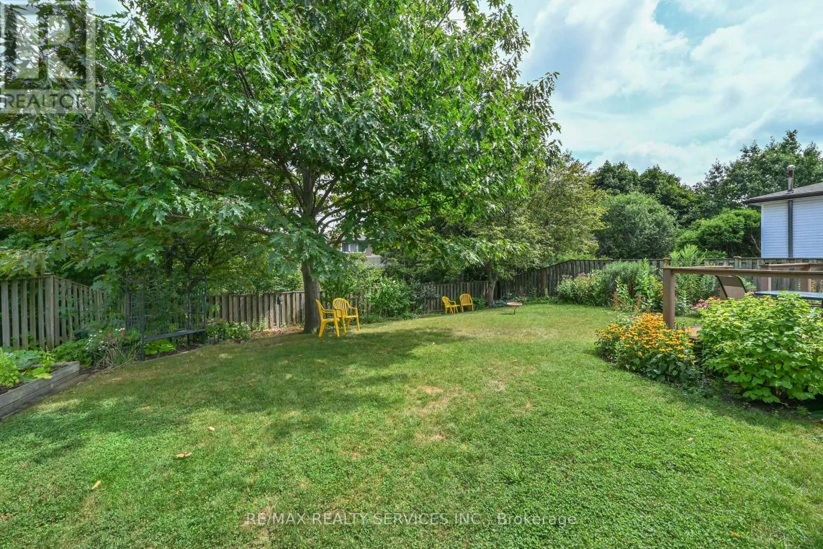 23 GOVERNOR GROVE CRESCENT