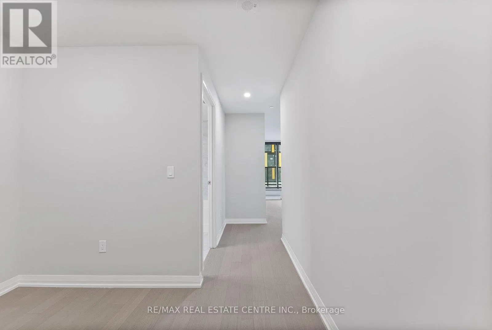 204 - 1415 DUNDAS STREET