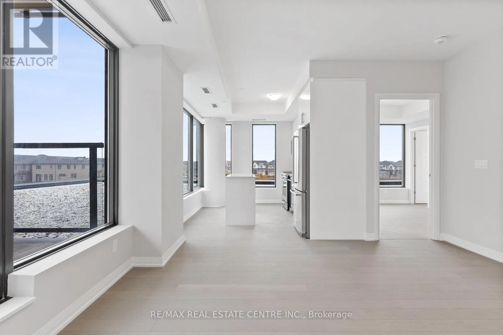 204 - 1415 DUNDAS STREET