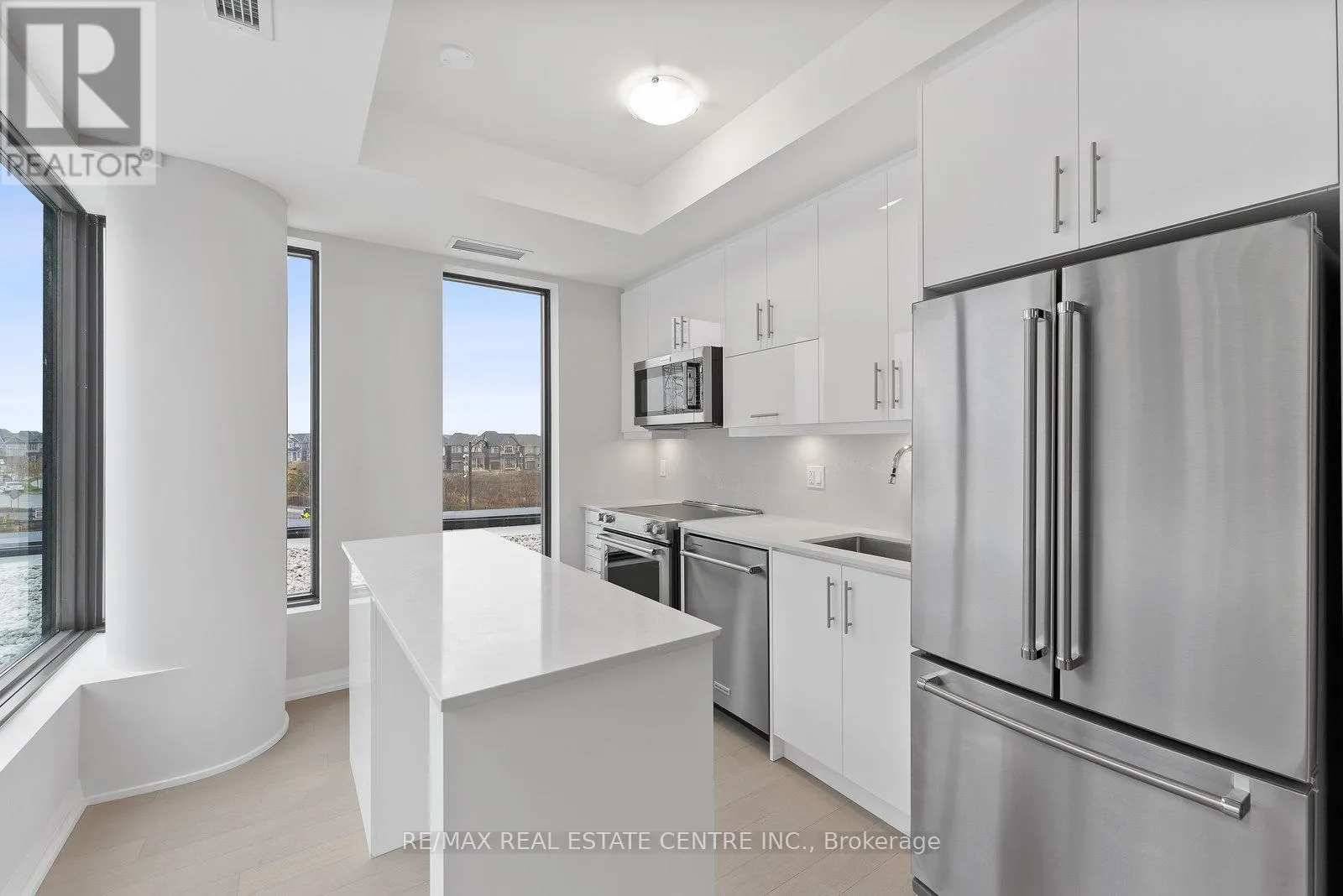 204 - 1415 DUNDAS STREET