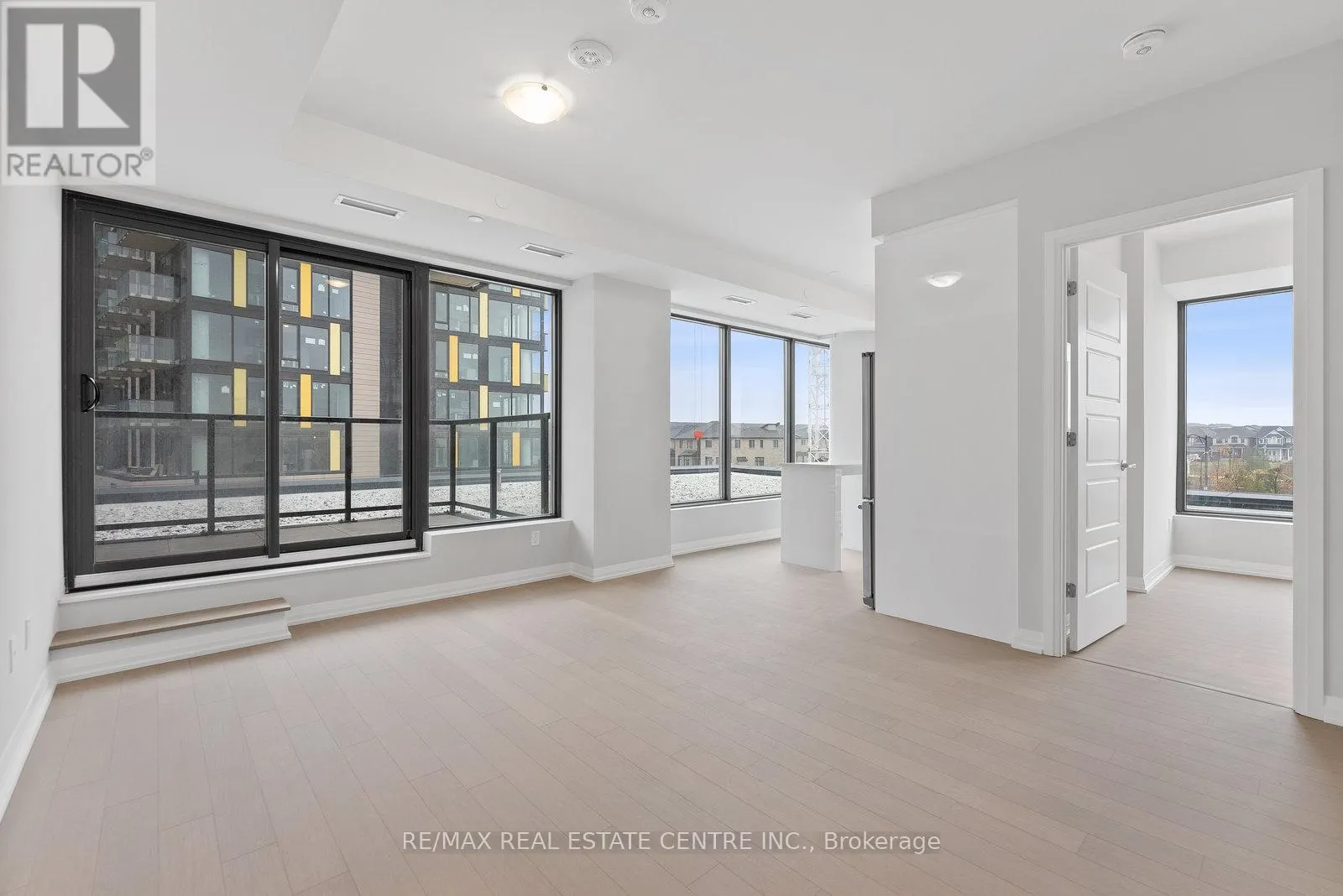 204 - 1415 DUNDAS STREET