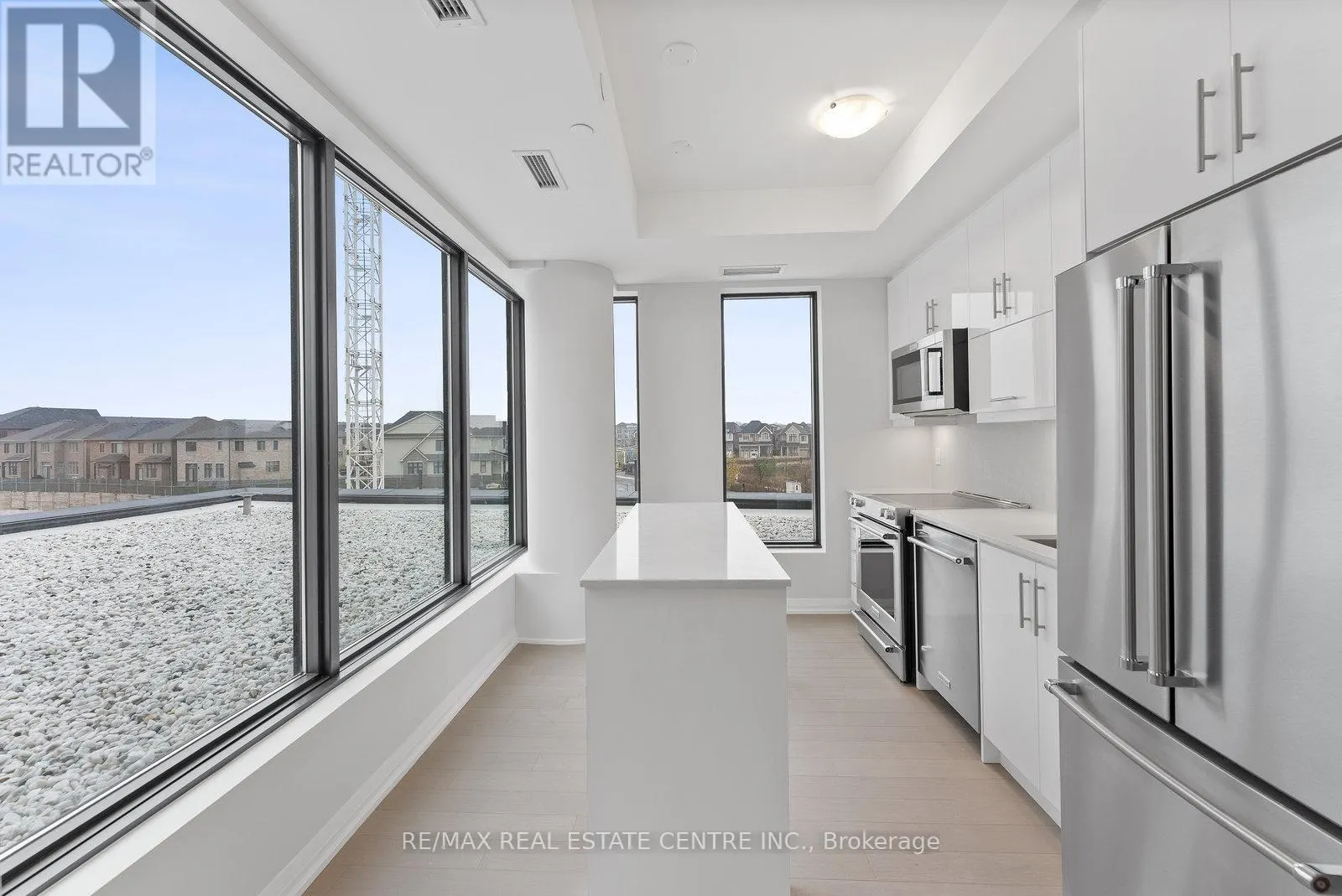 204 - 1415 DUNDAS STREET