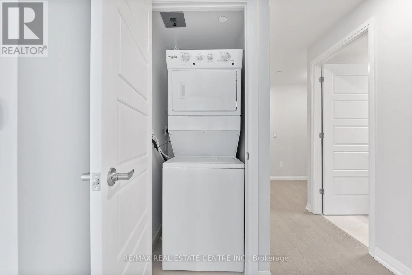 204 - 1415 DUNDAS STREET