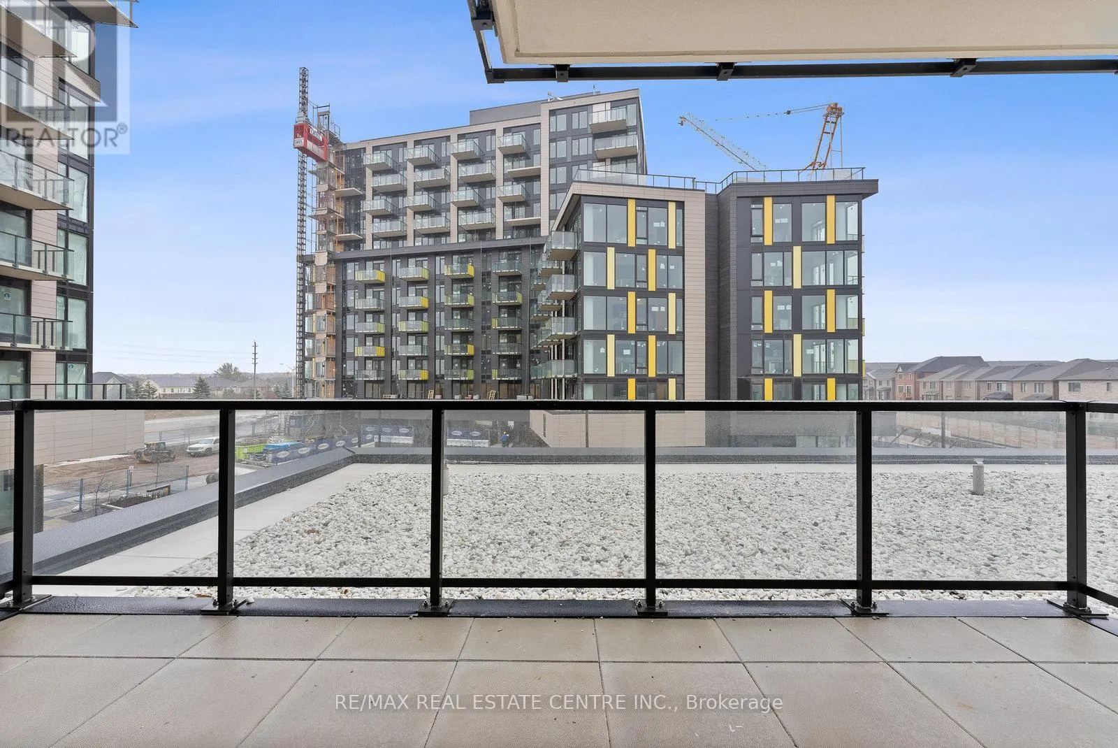 204 - 1415 DUNDAS STREET