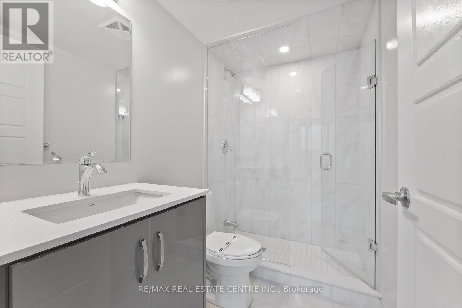 204 - 1415 DUNDAS STREET