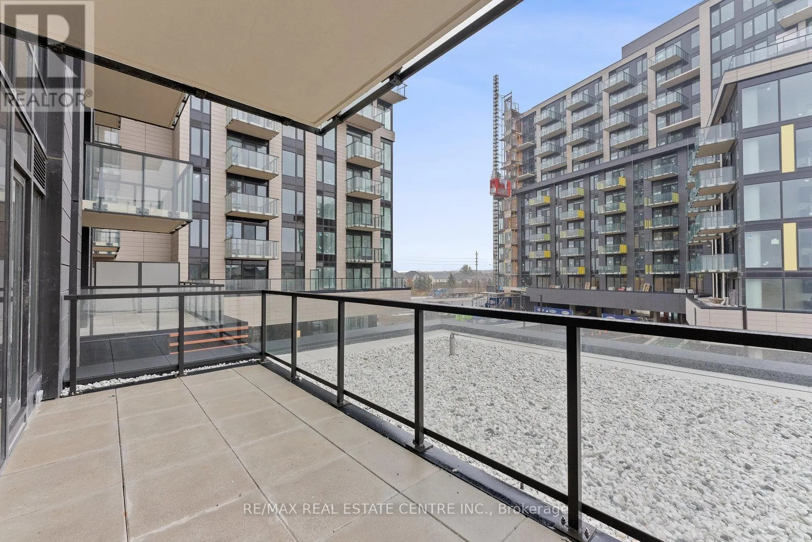 204 - 1415 DUNDAS STREET