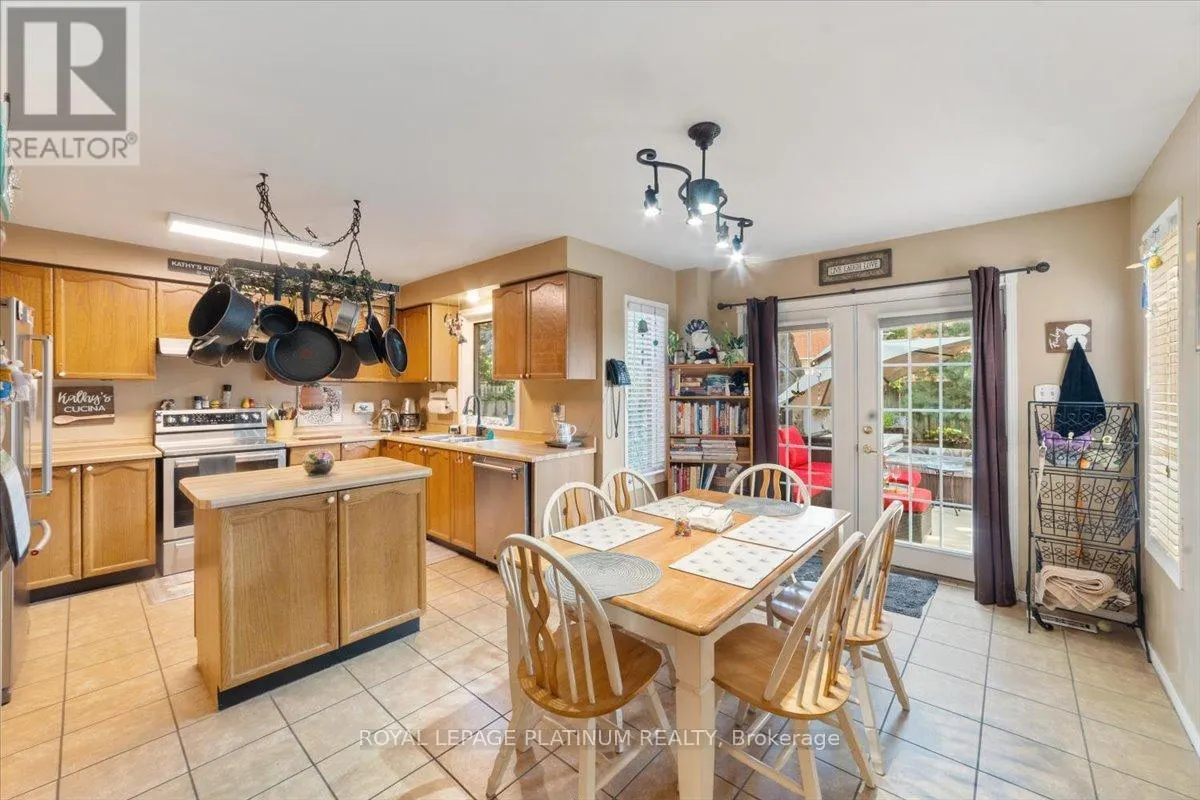 77 LORD SIMCOE DRIVE