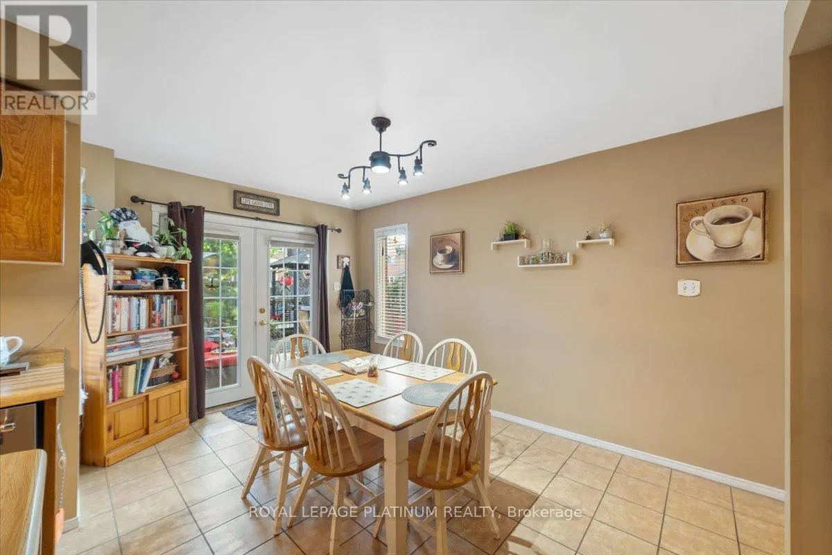 77 LORD SIMCOE DRIVE