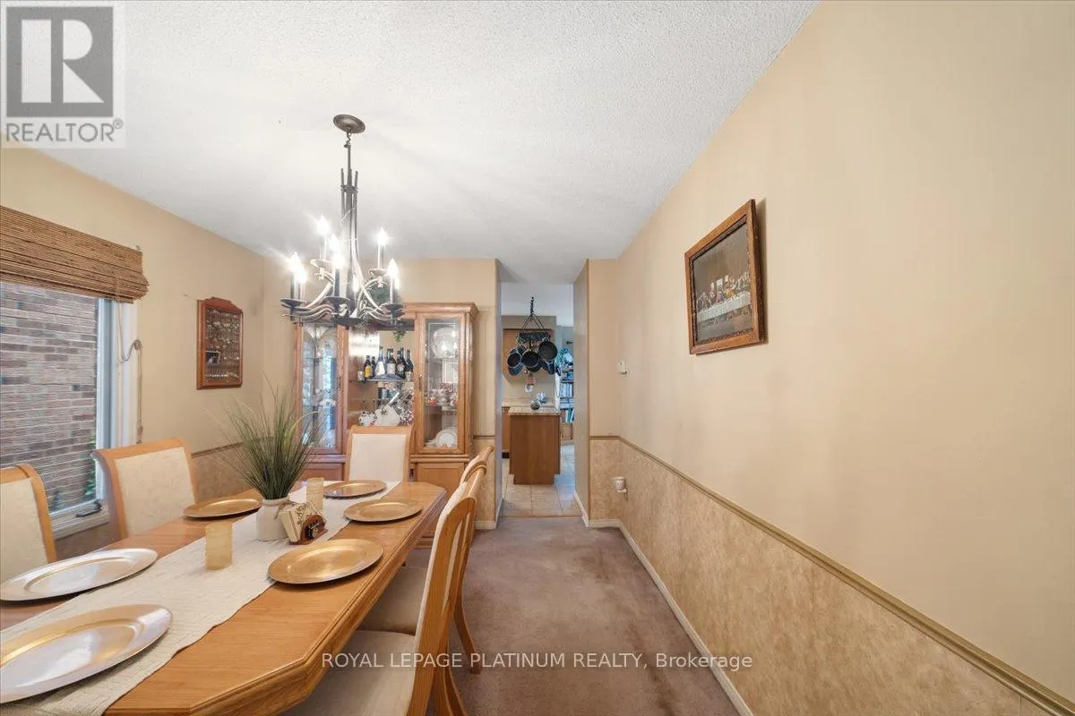 77 LORD SIMCOE DRIVE