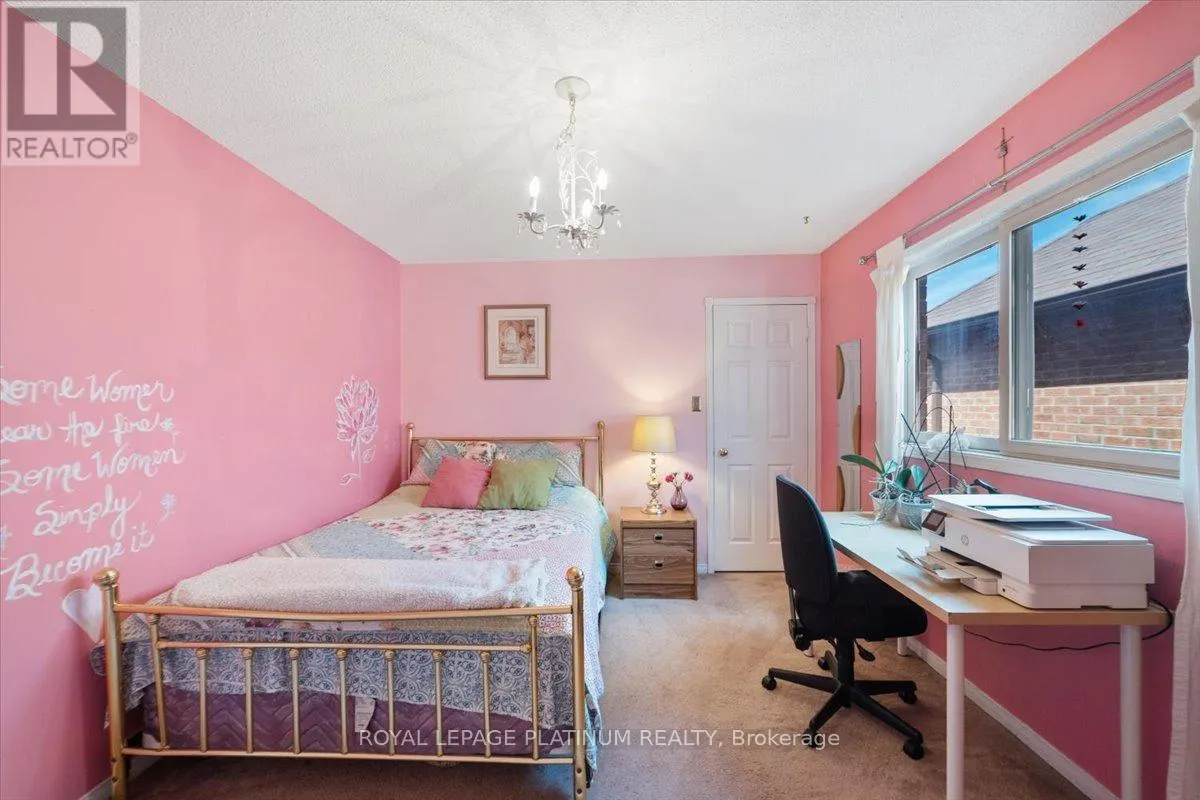 77 LORD SIMCOE DRIVE
