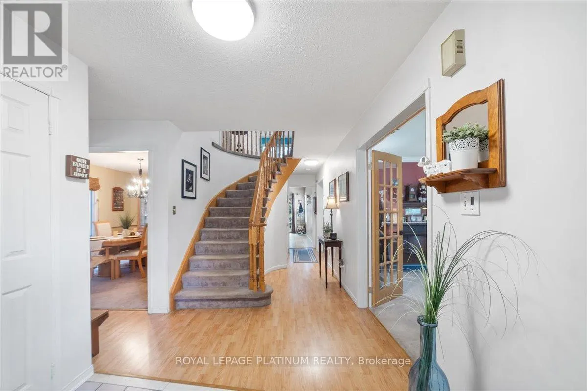 77 LORD SIMCOE DRIVE