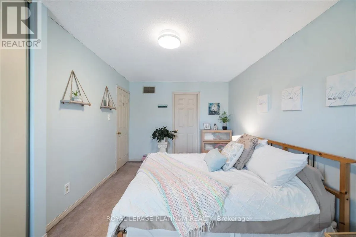 77 LORD SIMCOE DRIVE