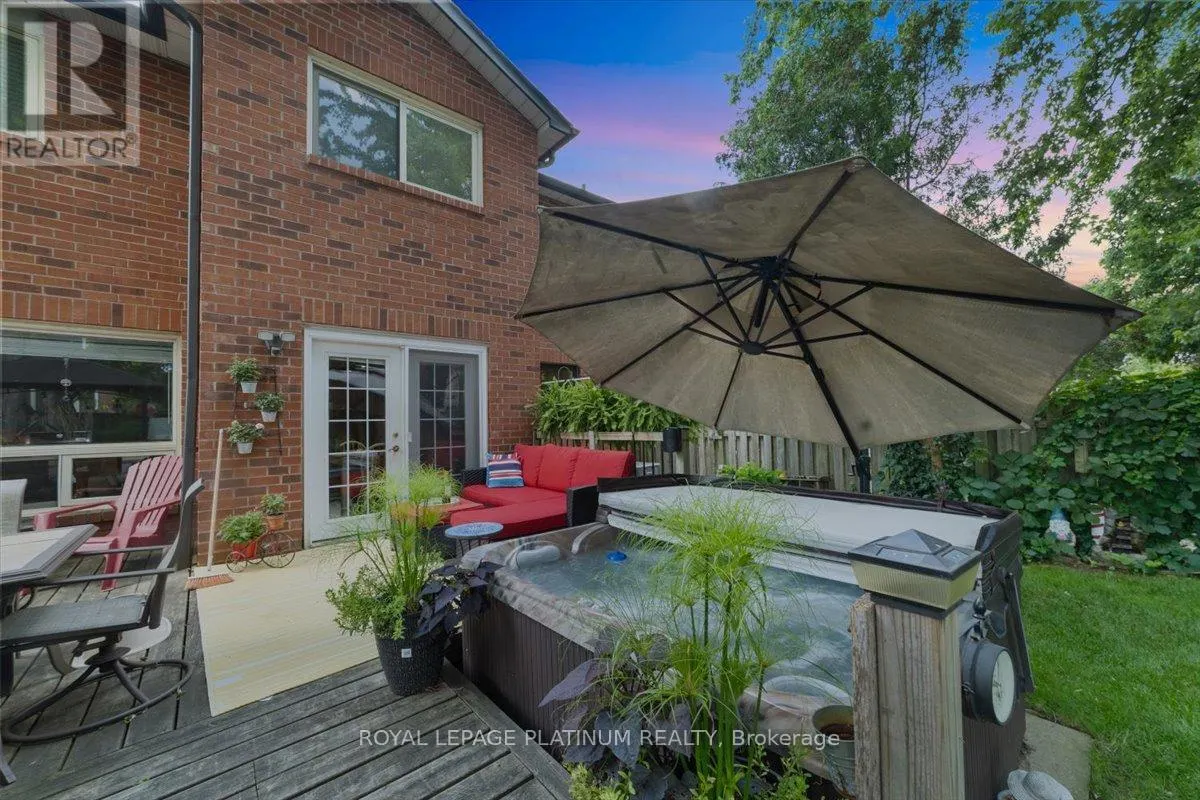 77 LORD SIMCOE DRIVE