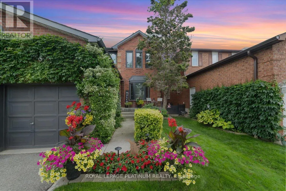 77 LORD SIMCOE DRIVE