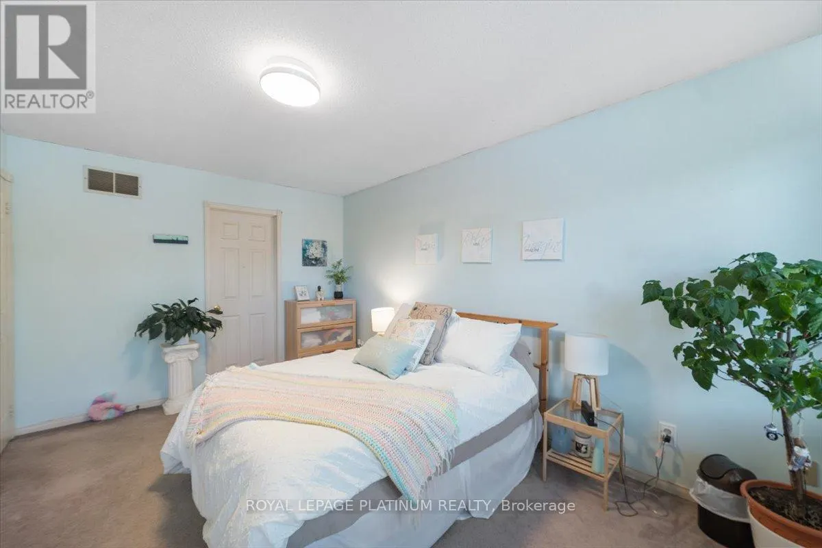 77 LORD SIMCOE DRIVE