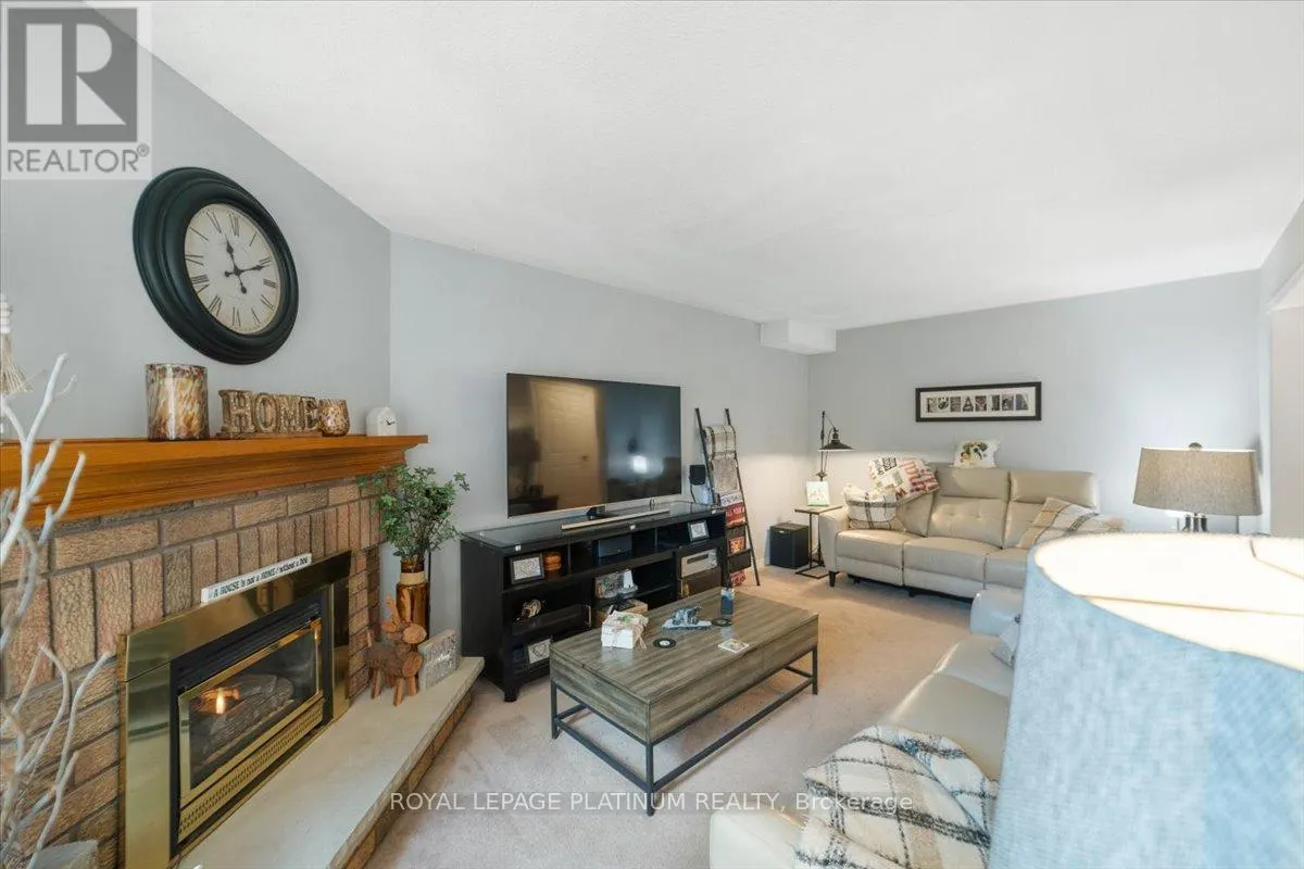 77 LORD SIMCOE DRIVE