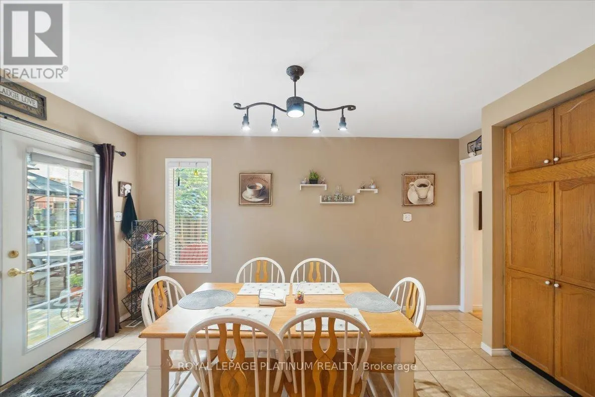77 LORD SIMCOE DRIVE