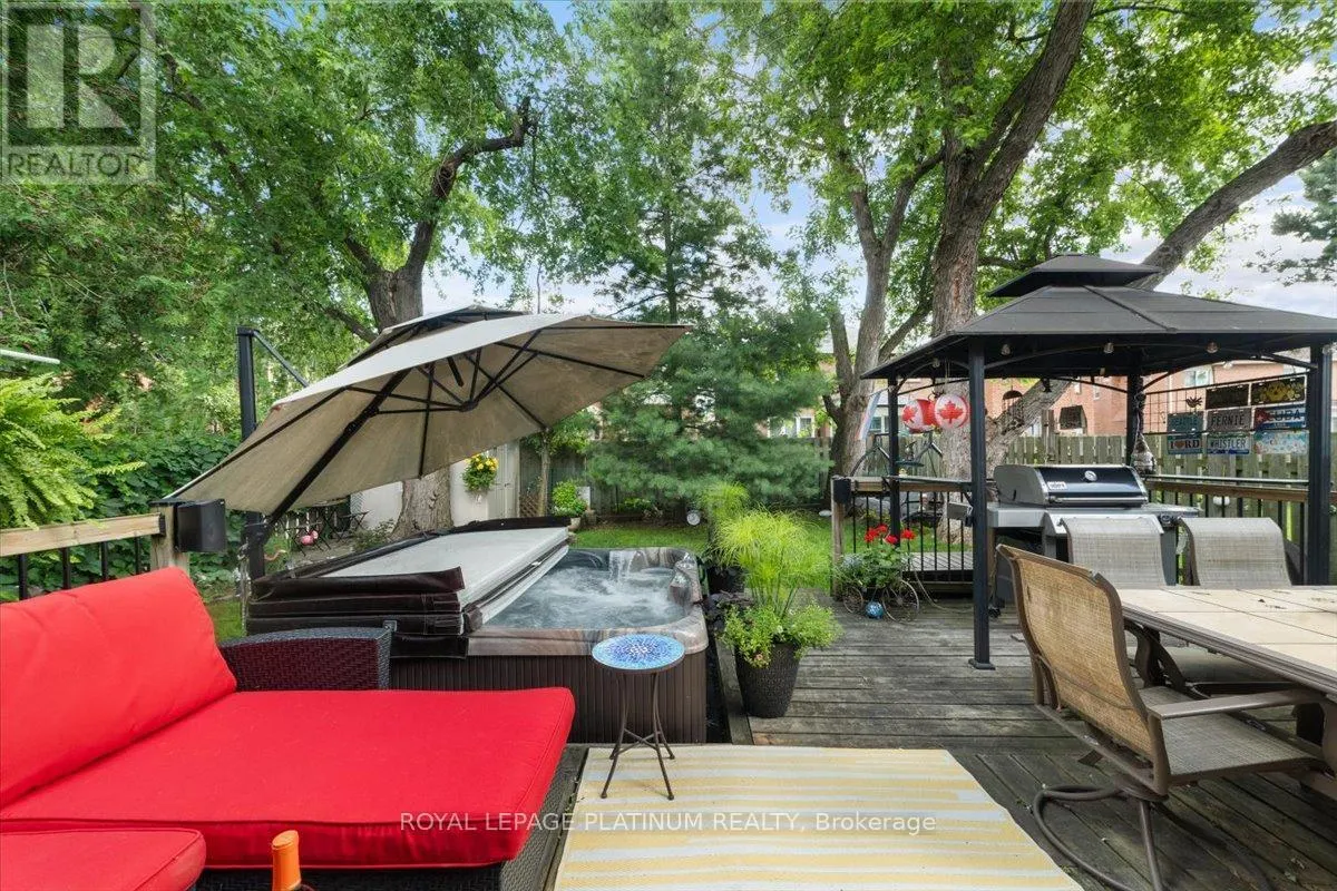 77 LORD SIMCOE DRIVE