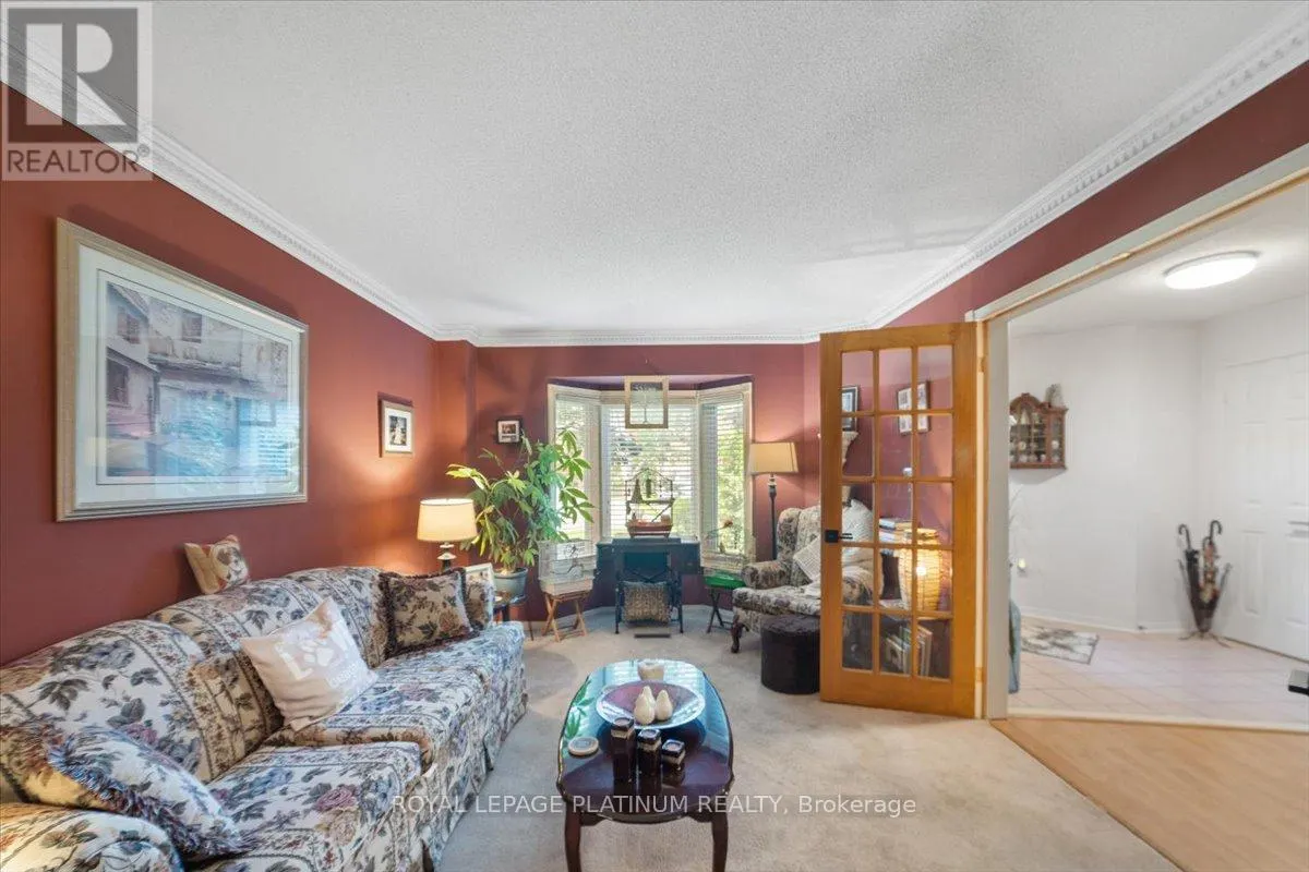 77 LORD SIMCOE DRIVE