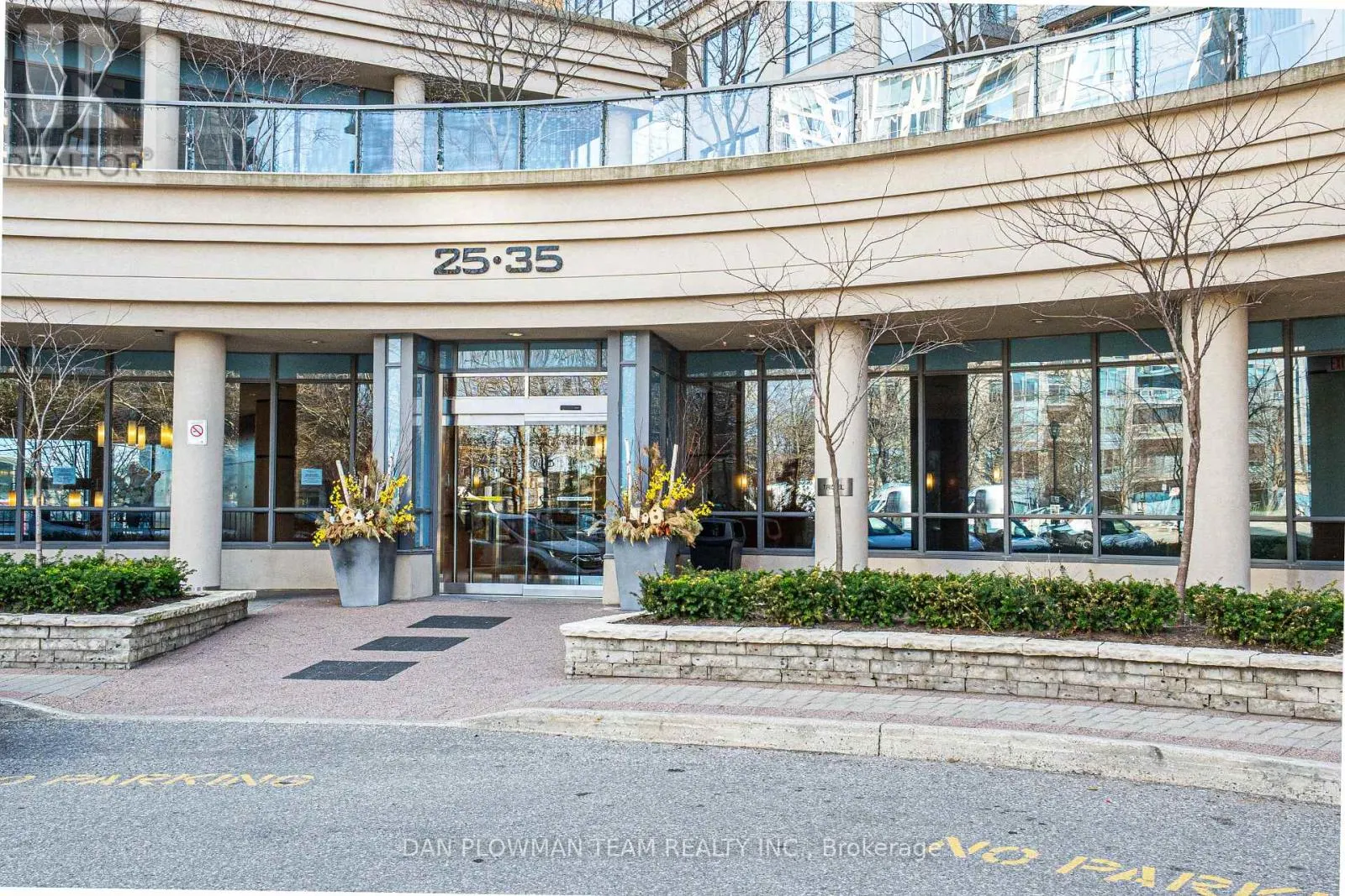 2045 - 35 VIKING LANE