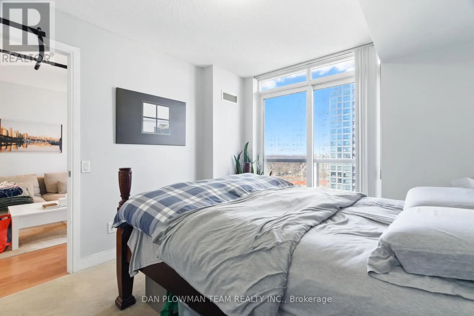 2045 - 35 VIKING LANE