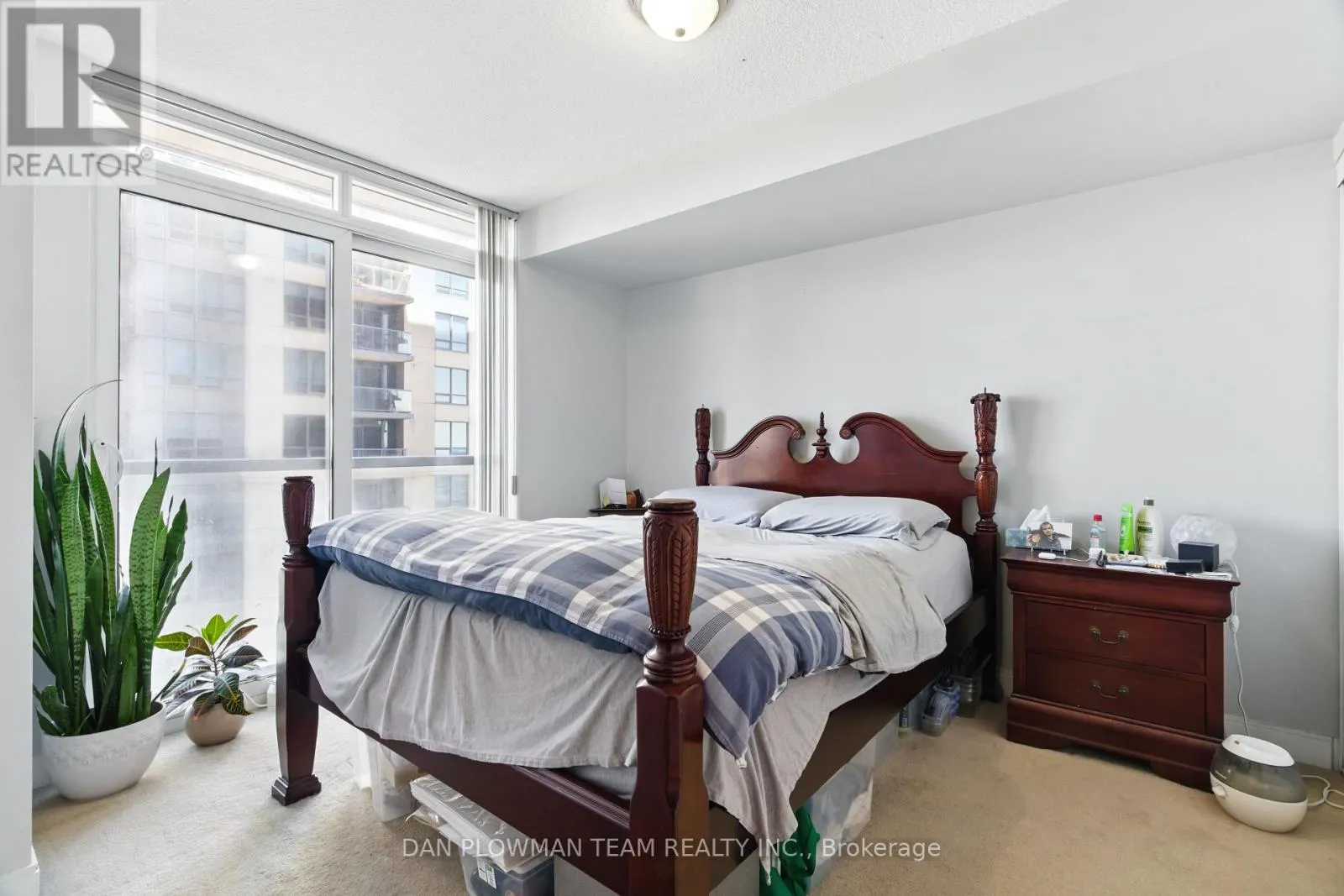 2045 - 35 VIKING LANE