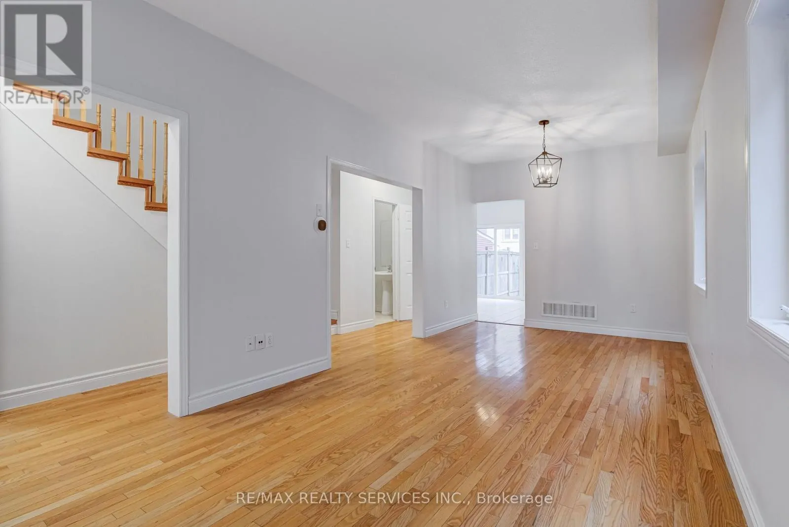 20 PORTRUSH TRAIL