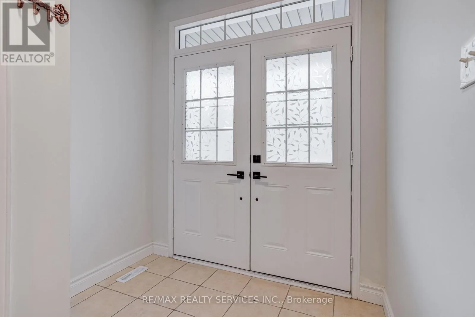 20 PORTRUSH TRAIL