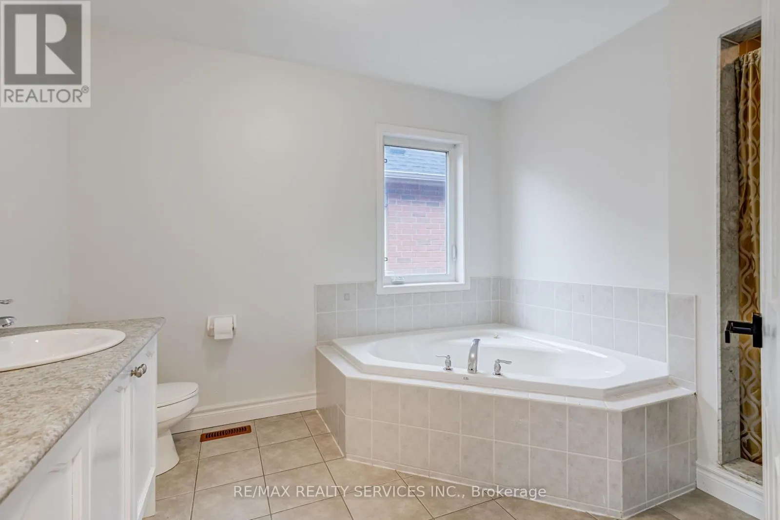 20 PORTRUSH TRAIL