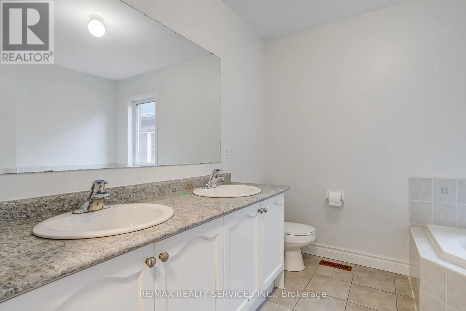 20 PORTRUSH TRAIL