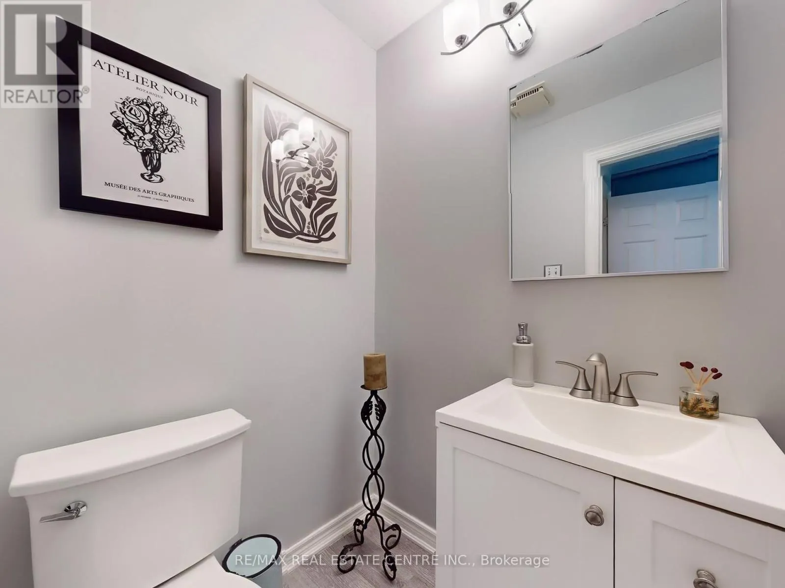 4026 RENFREW CRESCENT